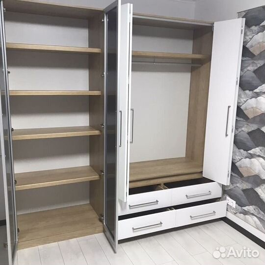Шкаф