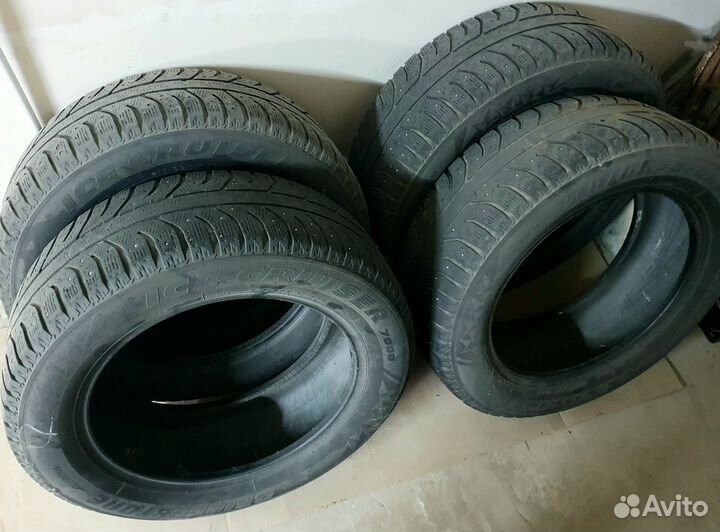 Bridgestone Ice Cruiser 7000 215/60 R17 100T