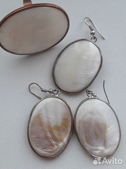 Вещи из старой шкатулки. Пуговицы. Перчатки. Бусы