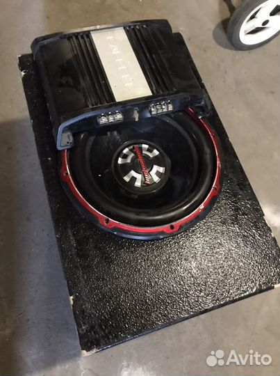 Сабвуфер и усилитель в автомобиль