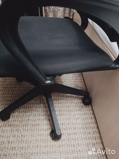 Офисное кресло бюрократ