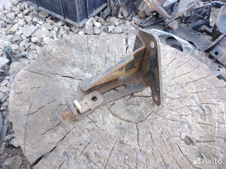Кронштейн двигателя ваз 2110-12