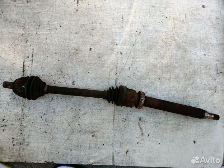 Привод передний правый Ford Focus 1.6 shda 2010