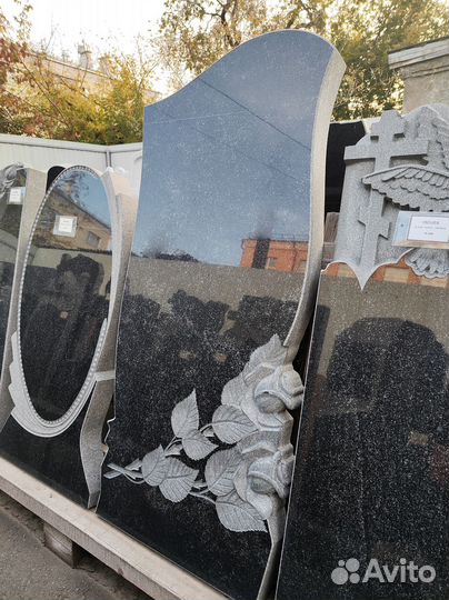 Памятник на могилу из гранита