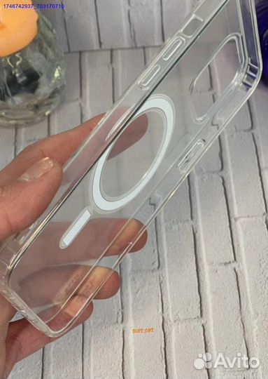 Прозрачный чехол на iPhone