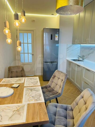 2-к. квартира, 58 м², 2/9 эт.