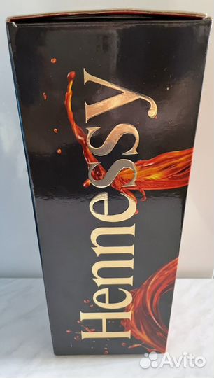 Бутылка Хеннеси;Рижского бальзама,апт.пузырьки