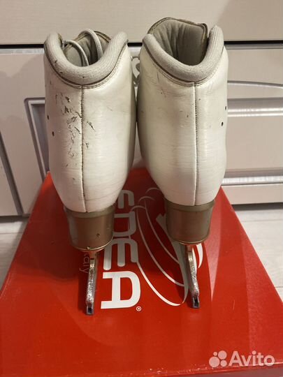 Коньки фигурные Edea Chorus 235