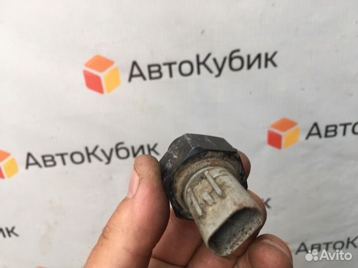 Датчик заднего хода Kia Cerato седан G4FG 2007