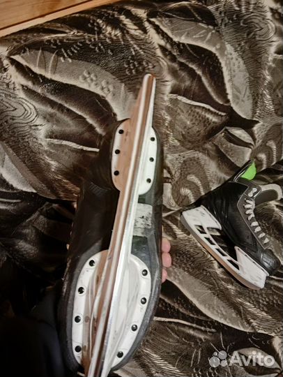 Коньки хоккейные