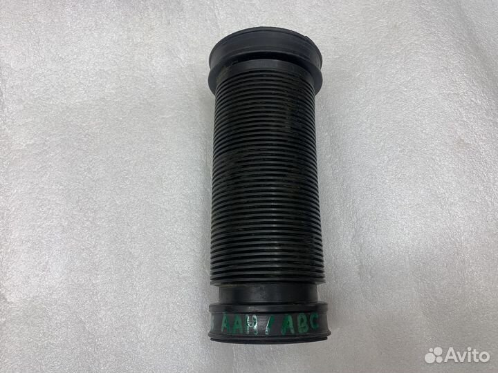 Гофра воздушного фильтра Audi 80 B4 2,6/2,8