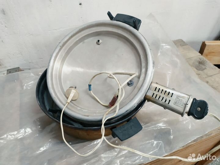 Электрическая сковородка