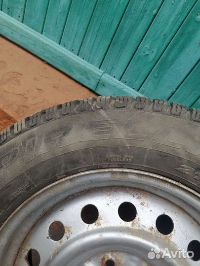 Pirelli Winter Carving Edge 215/65 R16 98T