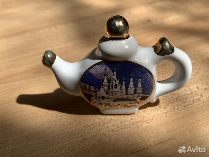 Статуэтка фарфор