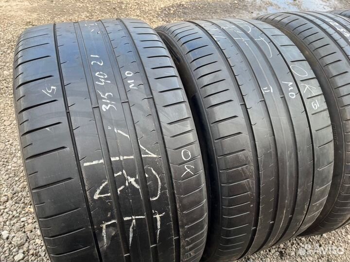 Pirelli P Zero PZ4 275/45 R21 и 315/40 R21