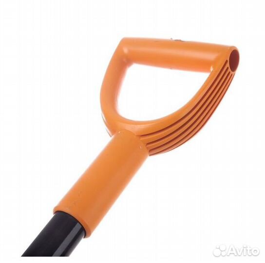 Лопата Fiskars Solid штыковая укороченная