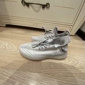 Кроссовки adidas yeezy