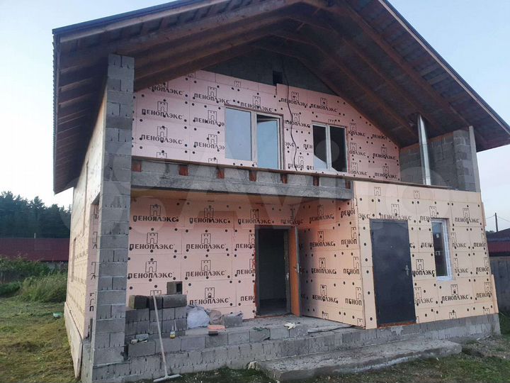 Дом 171,8 м² на участке 9 сот.