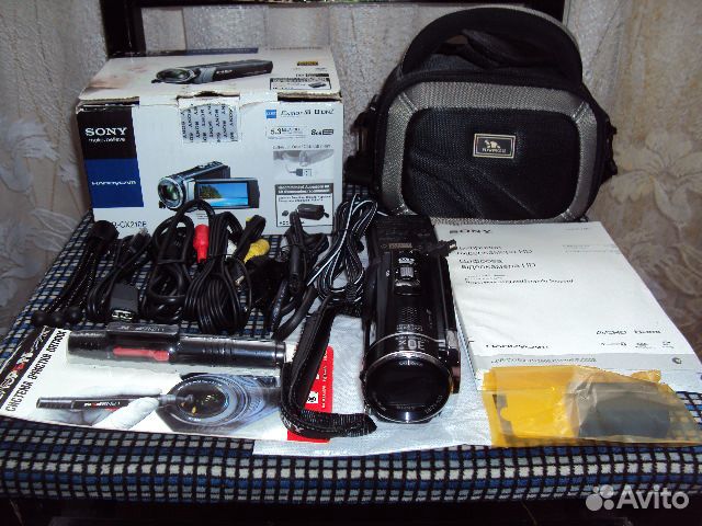 Цифровая видеокамера Sony HDR-CX210E, новая