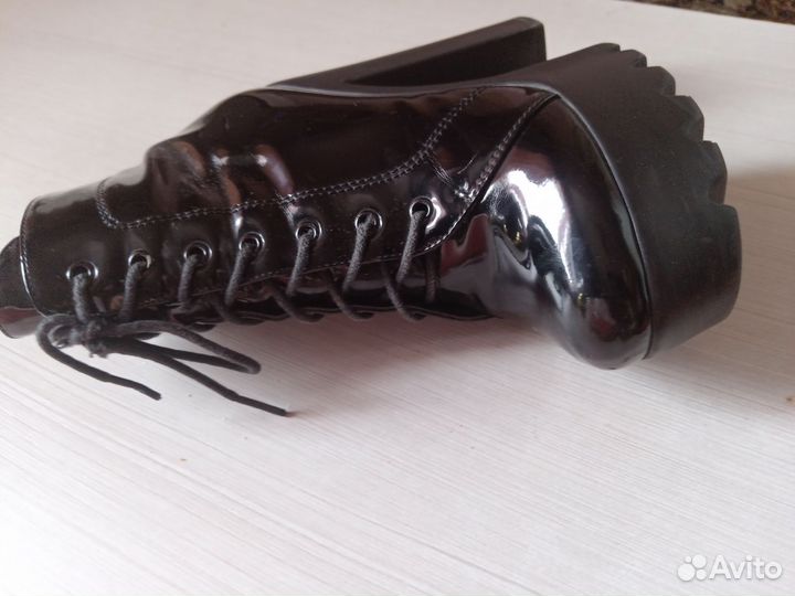 Женская обувь