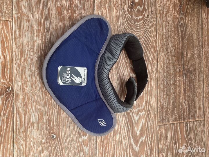 Хоккейный шлем