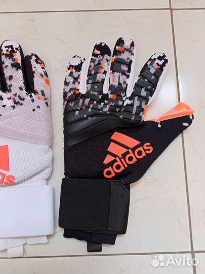 Вратарские перчатки Adidas Predator Pro 8,9,10