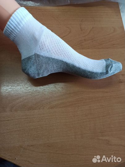 01.Женские носки бело-серого цвета
