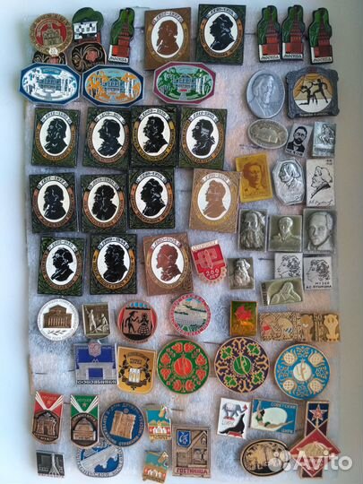 Серии советских значков различной тематики