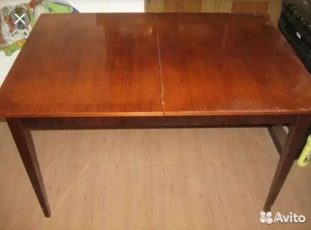 Стол обеденный