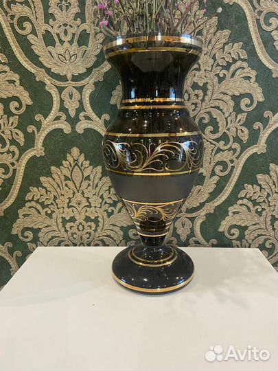 Хрустальные вазы (зайдите в профиль)