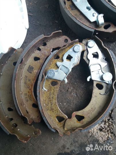 Комплект задних тормозных колодок