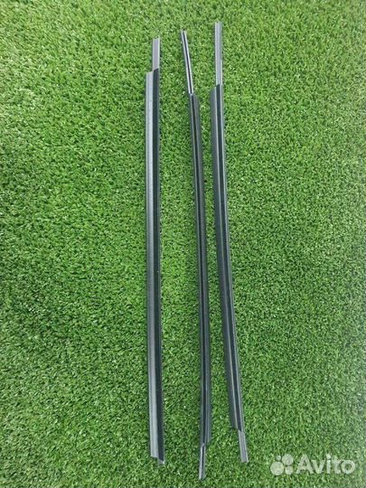 Уплотнитель стекла Лада Калина I (2004–2013)