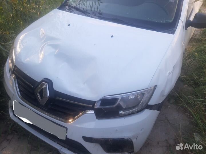 Renault Logan 1.6 МТ, 2020, битый, 200 000 км