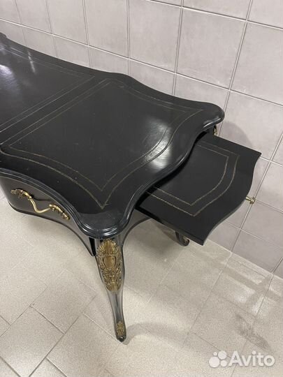 Письменный стол