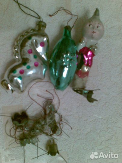 Новогодние игрушки, флажки, гирлянды.ссср