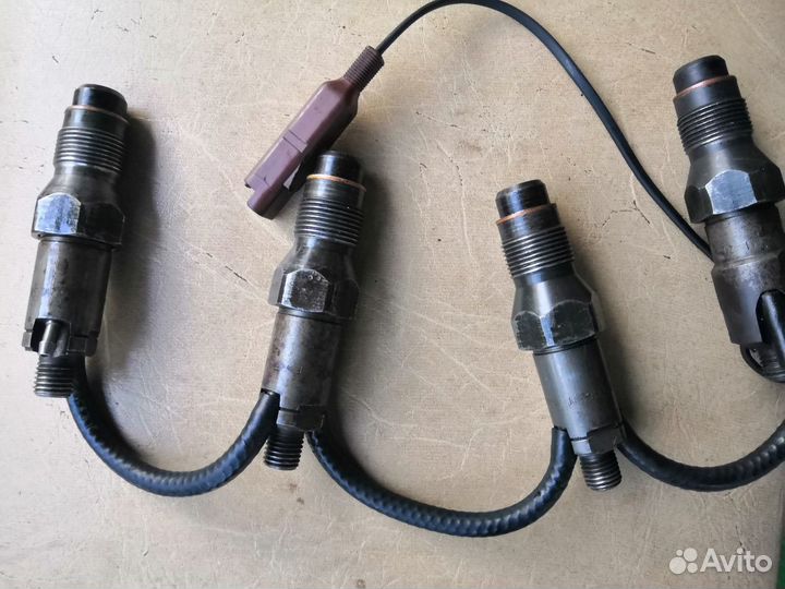 Дизельные форсунки 4 шт стояли на рено