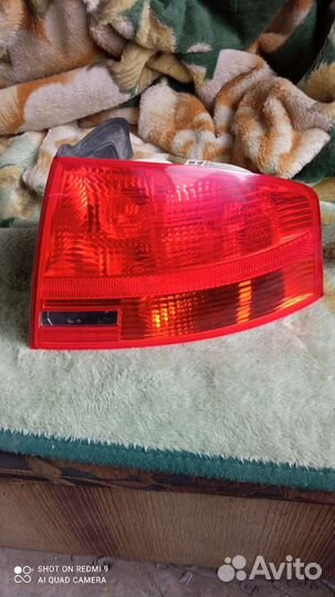 Задний правый фонарь Audi a4 b7