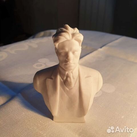 Бюст Маяковского