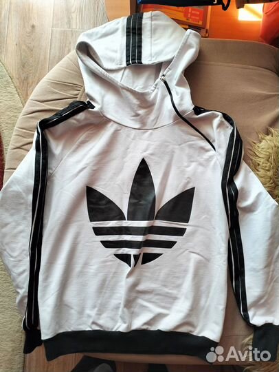 Спортивный костюм женский