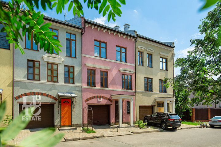 Таунхаус 197,3 м² на участке 4,9 сот.