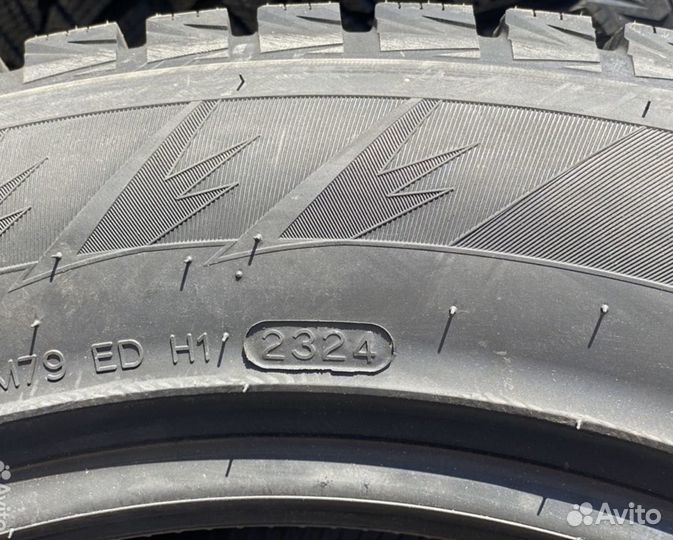Hankook Winter I'Cept X RW10 255/55 R19 111
