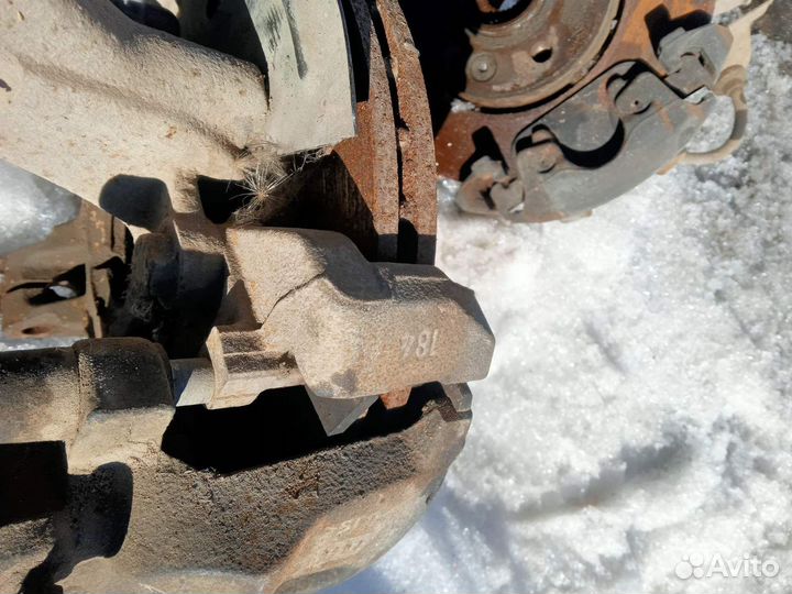 Скоба суппорта левая LADA xray