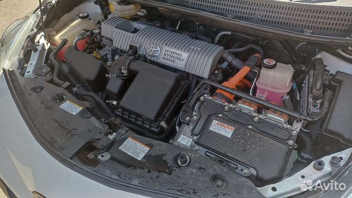 Toyota Prius Alpha, 2018