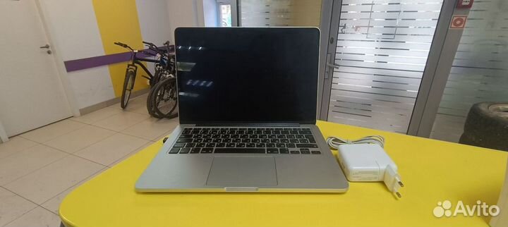 Apple MacBook PRO 256 г (пк)