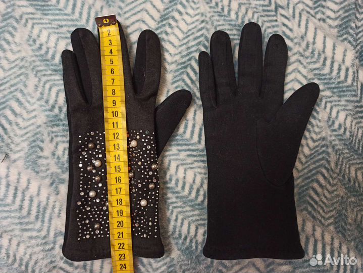 Перчатки с аксессуарами и стразами