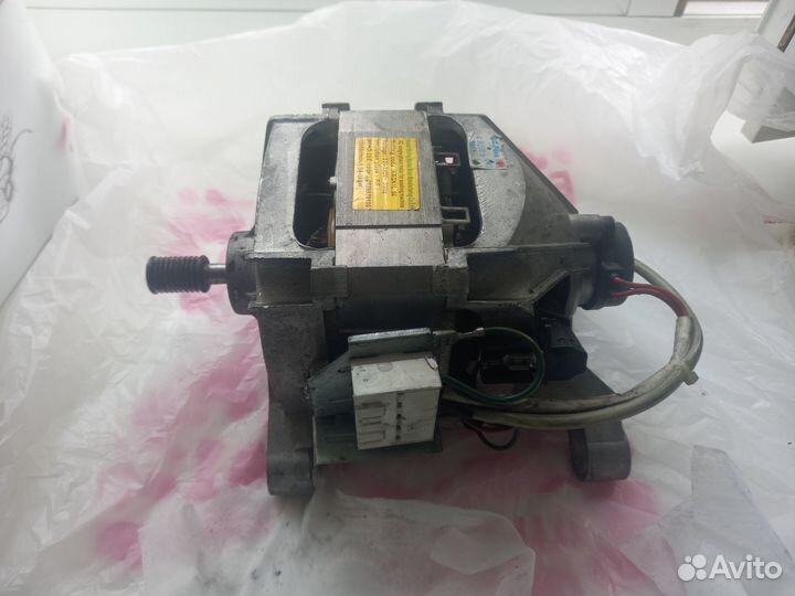 Двигатель от стиральной машинки Веко