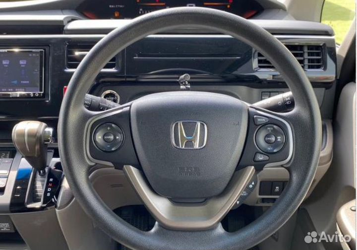 Honda Stepwgn 1.5 AT, 2015, 40 000 км