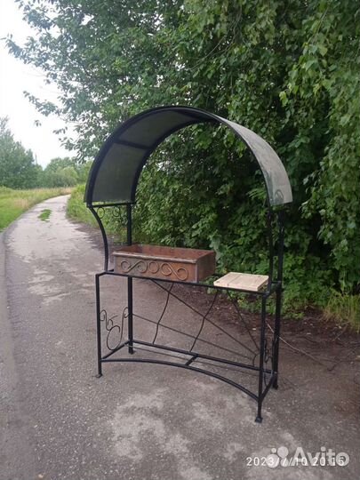 Мангал с крышей