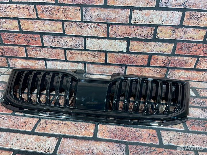 Решётка радиаторная чёрная шкода октавия А7 рестай
