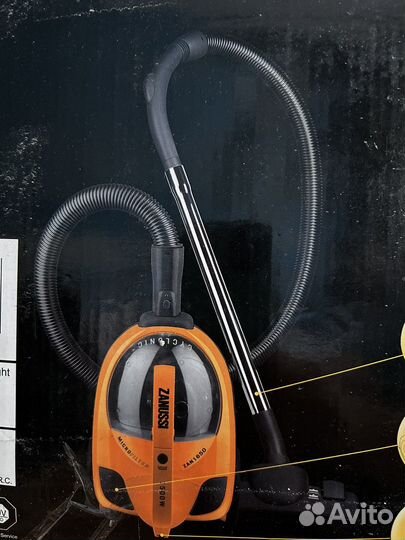Пылесос Zanussi новый контейнерный